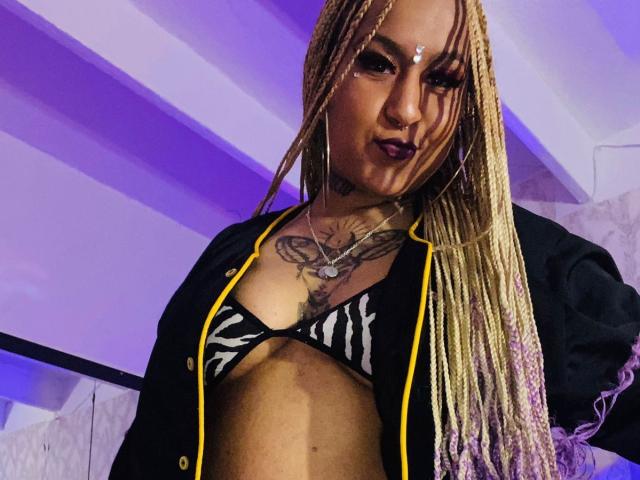 NicolettaCortez - Live porn &amp; sex cam - 18494438