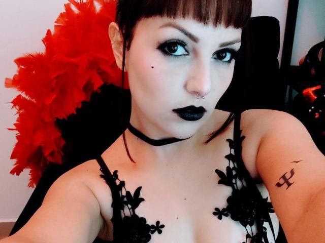 LadyEvil - Live porn &amp; sex cam - 18498958