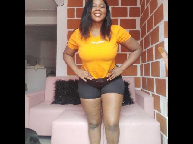 EmiraHot - Porno na żywo i seks kamera - 18501338