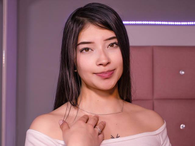 MathildaKorz - Live sex cam - 18501414