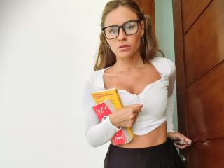 HolyKhloe - Live sex cam - 18509602