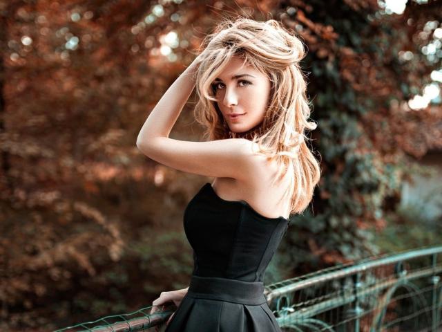 AviLarsen - Live porn &amp; sex cam - 18511242