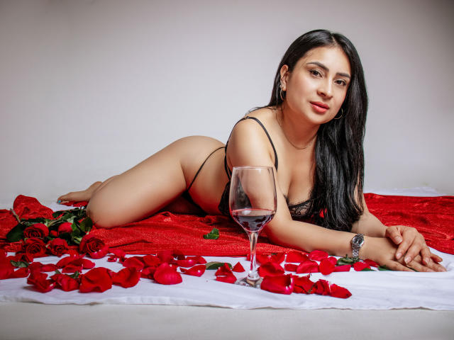 AmmyRoos - Live Sex Cam - 18511902