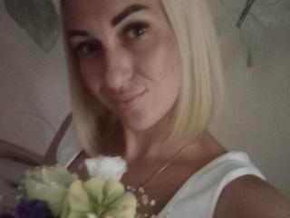 WhiteQueenX - Live porn &amp; sex cam - 18513758