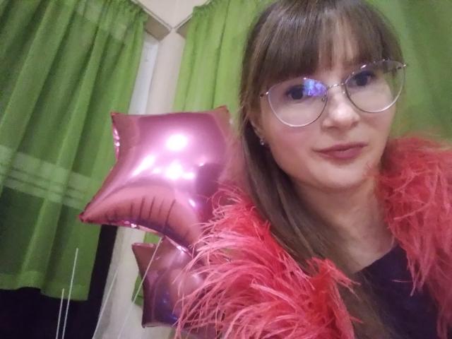 KiraGoldens - Live porn &amp; sex cam - 18516198