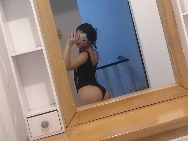 KorneliaX - сексуальная веб-камера в реальном времени - 18518078