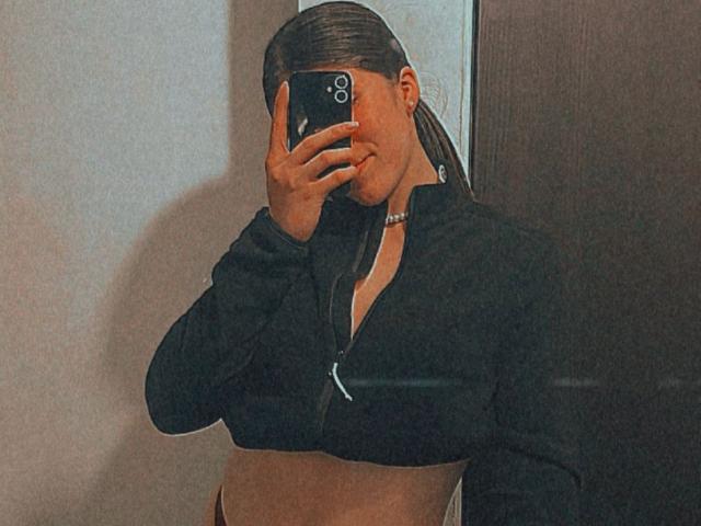MelanySheldon - Live sex cam - 18518902