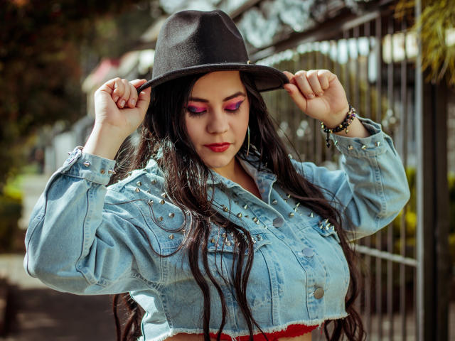 AshleyBiker - сексуальная веб-камера в реальном времени - 18527282