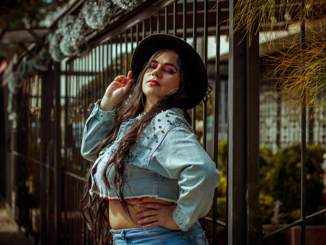 AshleyBiker - Live porn &amp; sex cam - 18527290