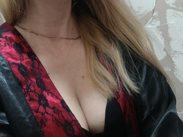 DanielaAdore - Live porn &amp; sex cam - 18528014