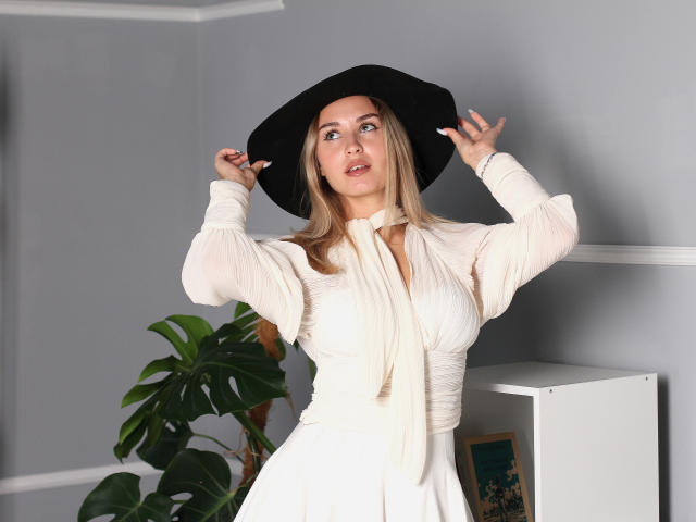 MargoWest - Live porn &amp; sex cam - 18528182