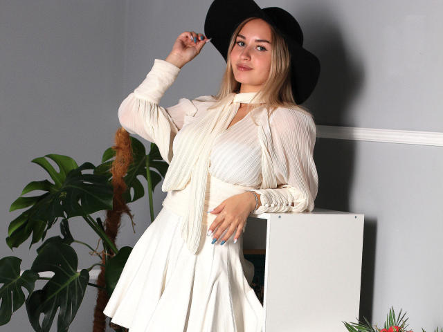 MargoWest - сексуальная веб-камера в реальном времени - 18528186