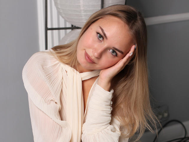 MargoWest - Live porn &amp; sex cam - 18528222