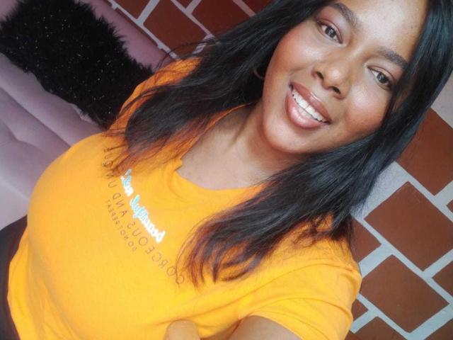 EmiraHot - Live porn &amp; sex cam - 18535714