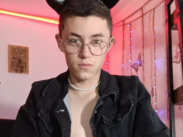 FelipeHornySex - Live porn &amp; sex cam - 18553766