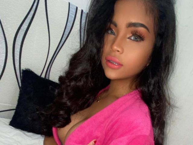 AdrianaQueenTS - сексуальная веб-камера в реальном времени - 18554766