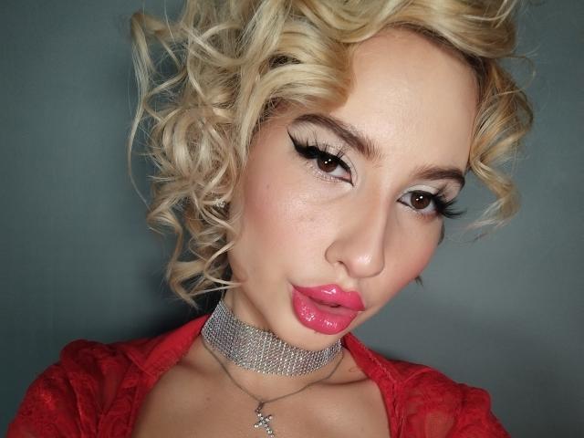 ElzaKom - Live porn &amp; sex cam - 18560426