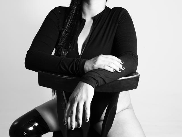 CarolineAkimov - Live porn &amp; sex cam - 18570158