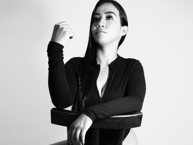 CarolineAkimov - Live porn &amp; sex cam - 18570658