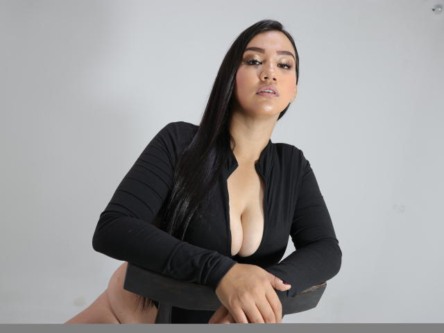 CarolineAkimov - Élő pornó és szexkamera - 18570682