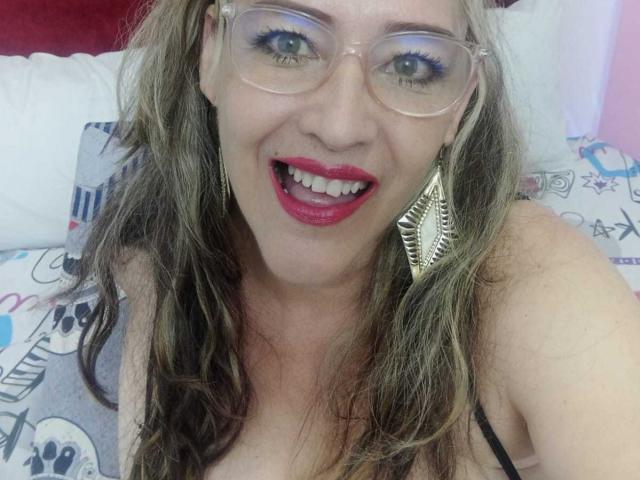 ViolettaJets - Live porn &amp; sex cam - 18572286