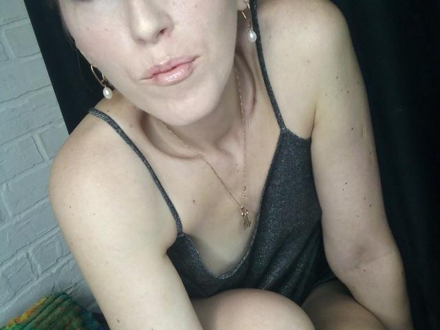 Ellaxe - сексуальная веб-камера в реальном времени - 18581382