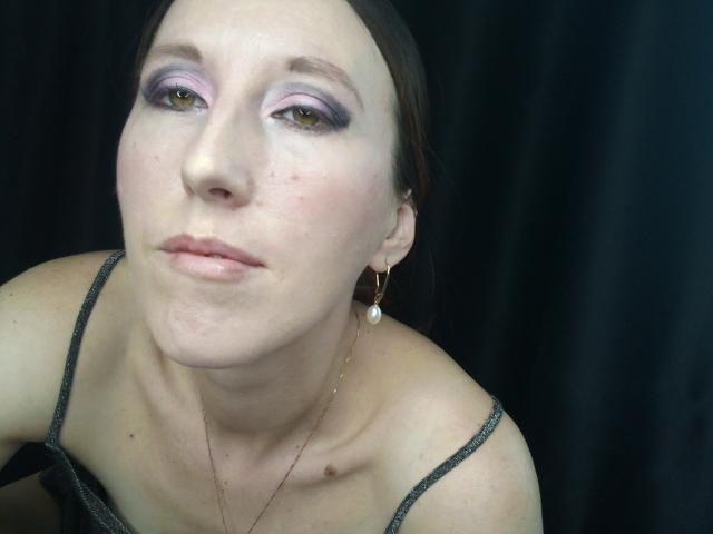 Ellaxe - сексуальная веб-камера в реальном времени - 18581390