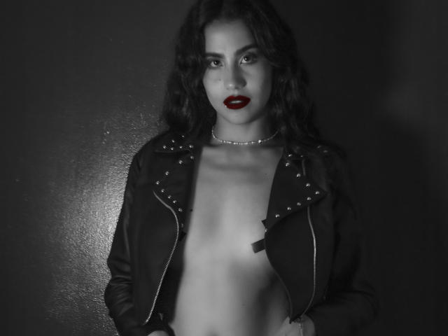 LauraCastroX - Live porn &amp; sex cam - 18581446