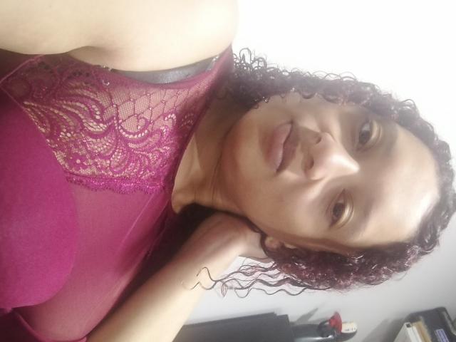 VioletaSwitch - Live porn &amp; sex cam - 18582818