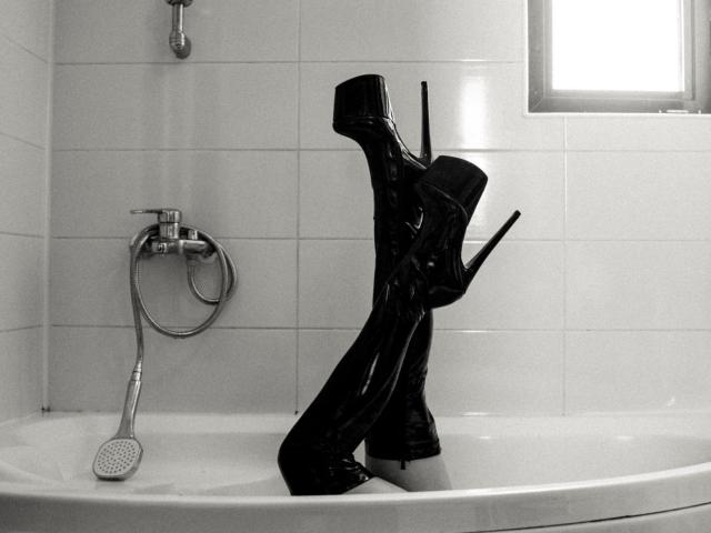 RinaQueenie - сексуальная веб-камера в реальном времени - 18586614