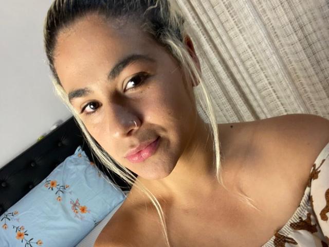 TatyanaCaromedina - Sexe cam en vivo - 18595210