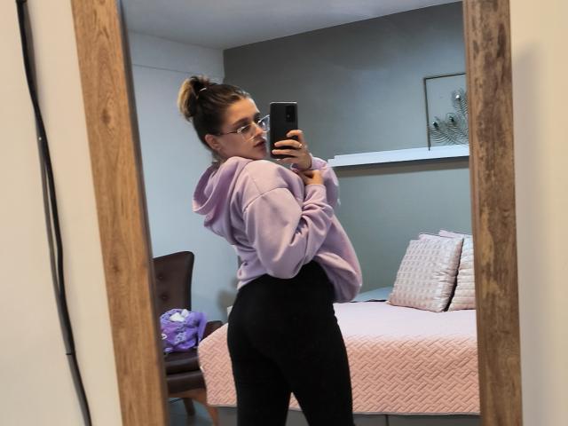 KimSummer - Live sex cam - 18606638