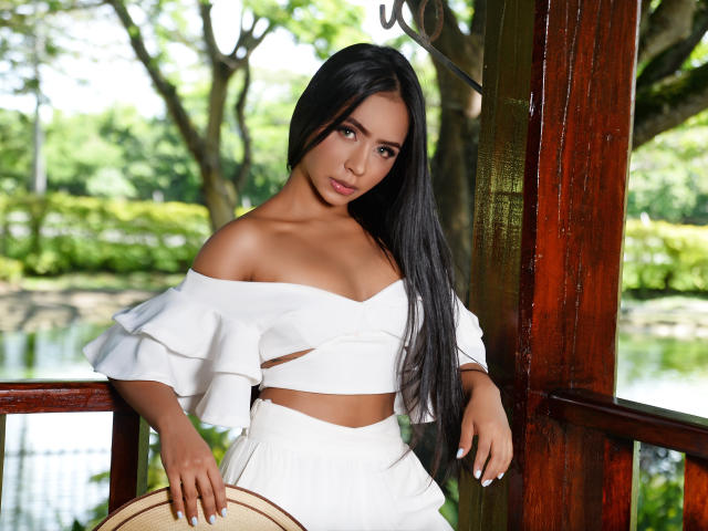 ValerySierra - Live porn &amp; sex cam - 18618526