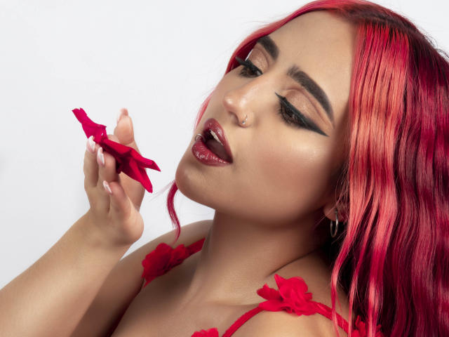 MelanieKane - Porno na żywo i seks kamera - 18640014