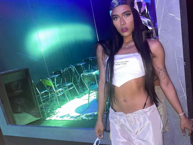 SweetKhloeTs - Live porn &amp; sex cam - 18643178