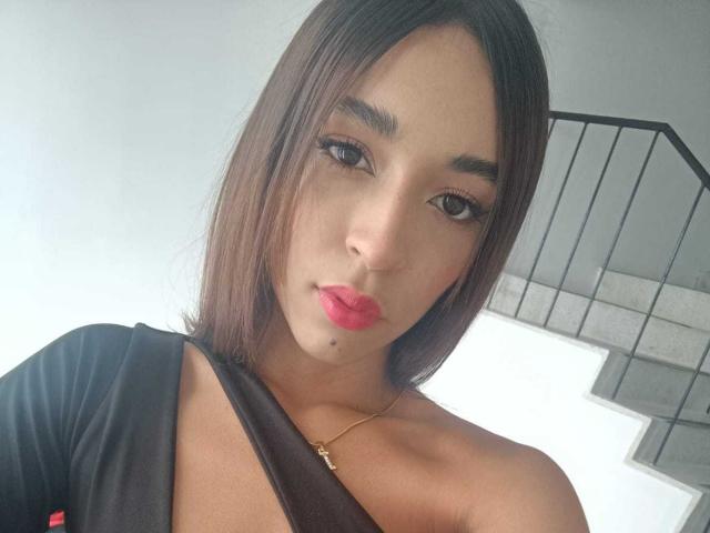 LeaThompson - Live porn &amp; sex cam - 18643570