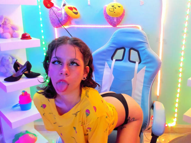 ChloeSorni - Live sex cam - 18645062