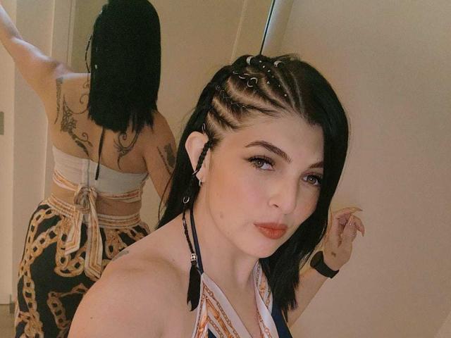 LizzyMontana - Live porn &amp; sex cam - 18647702