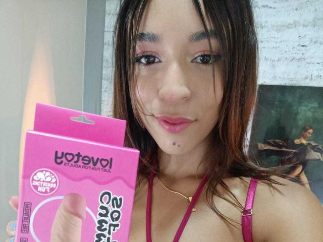 LeaThompson - Live sex cam - 18647858