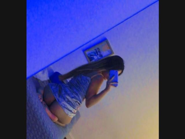 ChloeWoods - Live porn &amp; sex cam - 18647930