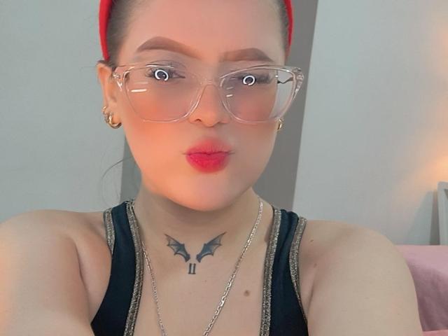 KimSummer - Live sex cam - 18654394