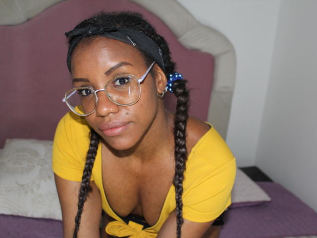 AkamiBrown - Live Sex Cam - 18661354