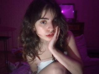 UrSexyFoxy - Live sex cam - 18666706