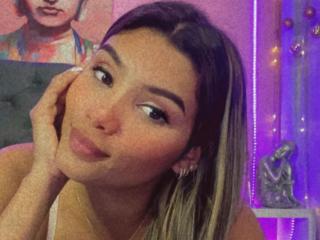 AndreaBlunt - Sexe cam en vivo - 18667986