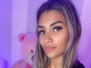 AndreaBlunt - Sexe cam en vivo - 18668002