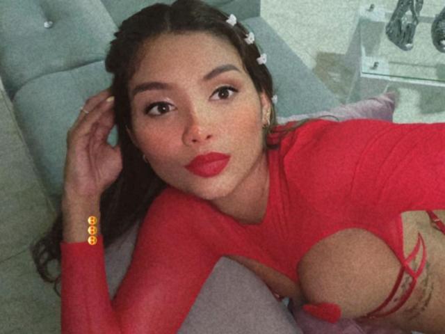 AndreaBlunt - сексуальная веб-камера в реальном времени - 18668014