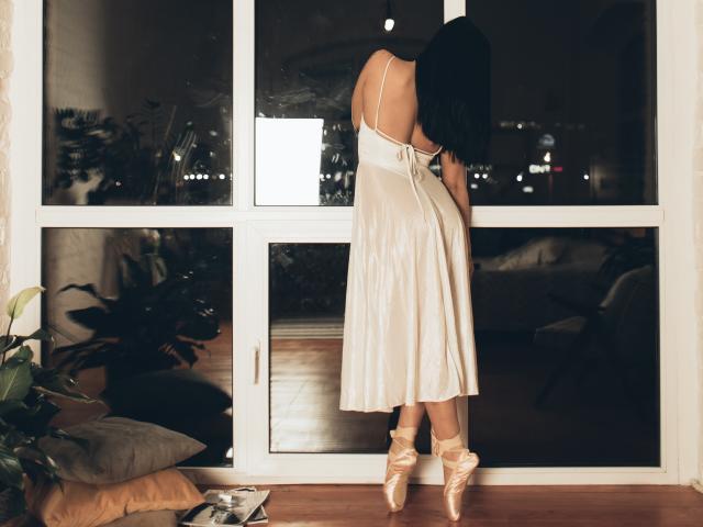 ReynaReign - Live porn &amp; sex cam - 18669570