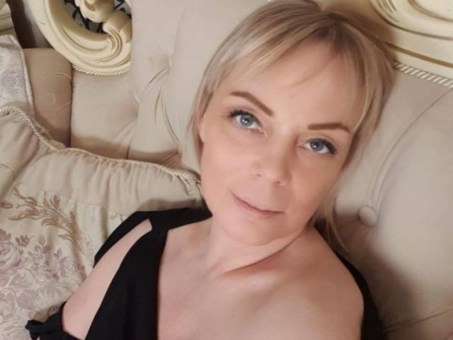 GeraldinaBaker - Sexe cam en vivo - 18673406