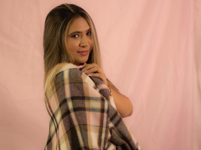 AlysonMyers - Live Sex Cam - 18674686