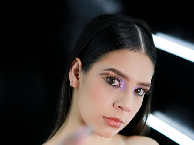 VictoriaHills - Élő pornó és szexkamera - 18676770